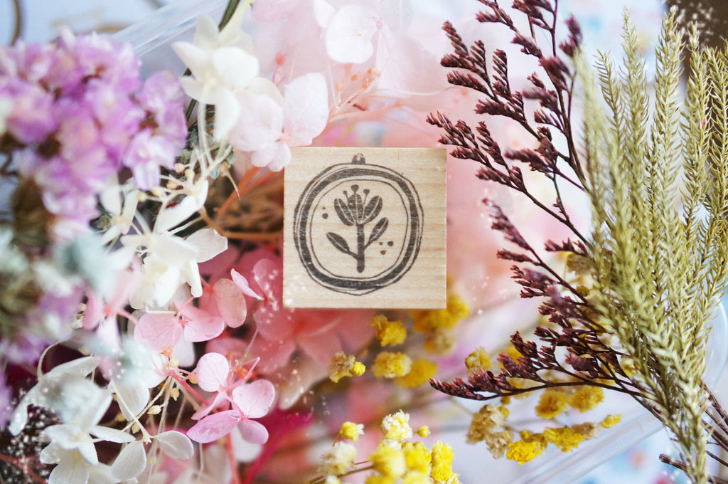 Black Milk Project Oval Frame Rubber Stamp - Flower